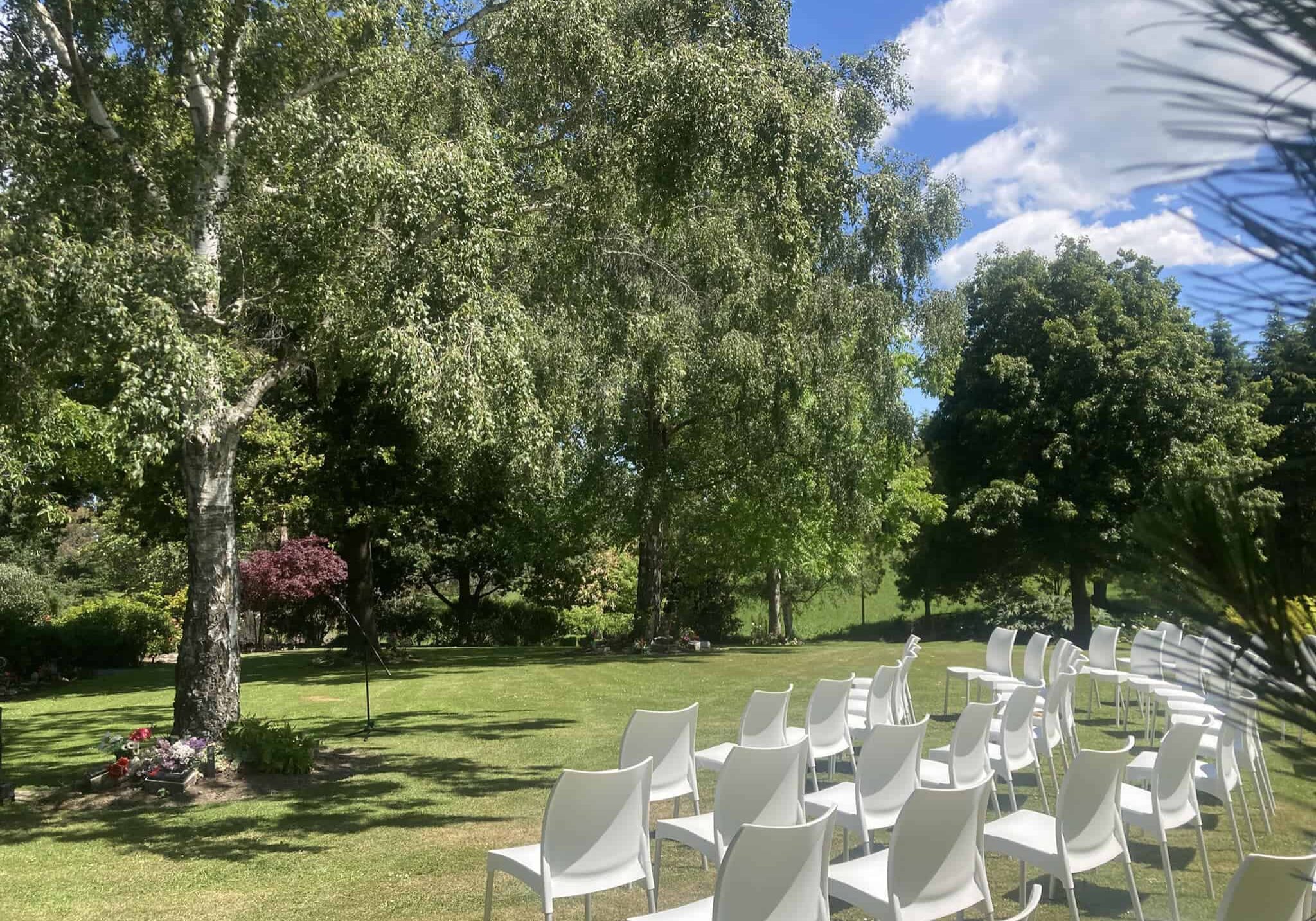 Whitestone-Remembrance service-garden